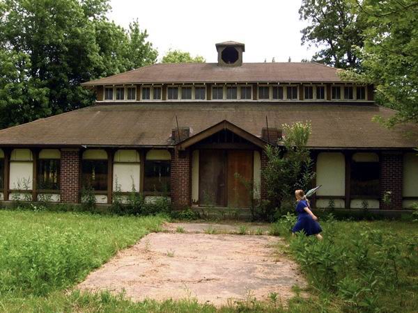 Bob-Lo Island - Pic 15 Building